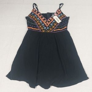 Forever 21 Mini Dress Size Small Black Beaded V-Neck Zipped Back